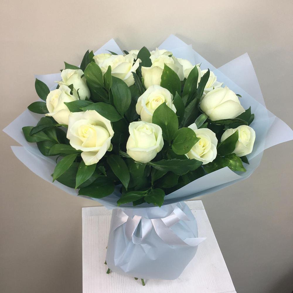Букет 15 Белых роз Проуд в Воздвиженском Ставропольского края