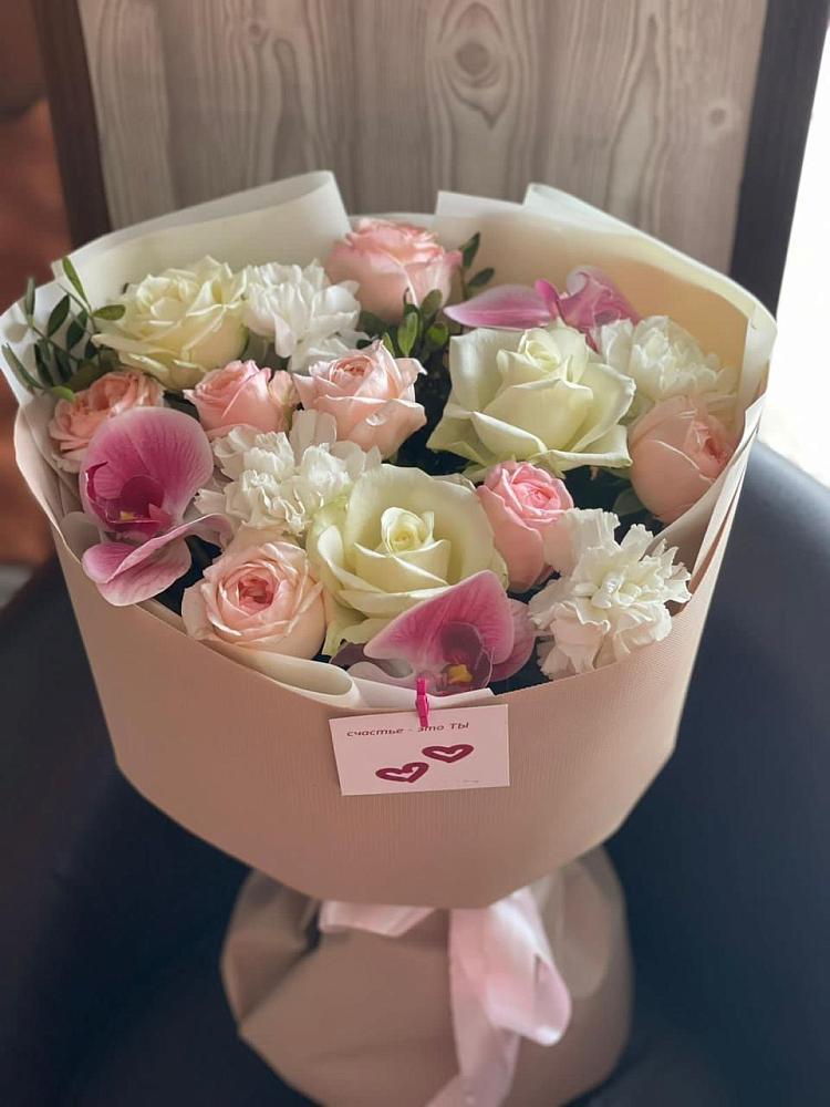 Букет цветов из: Орхидеи, Розы и Гвоздики в Воздвиженском Ставропольского края