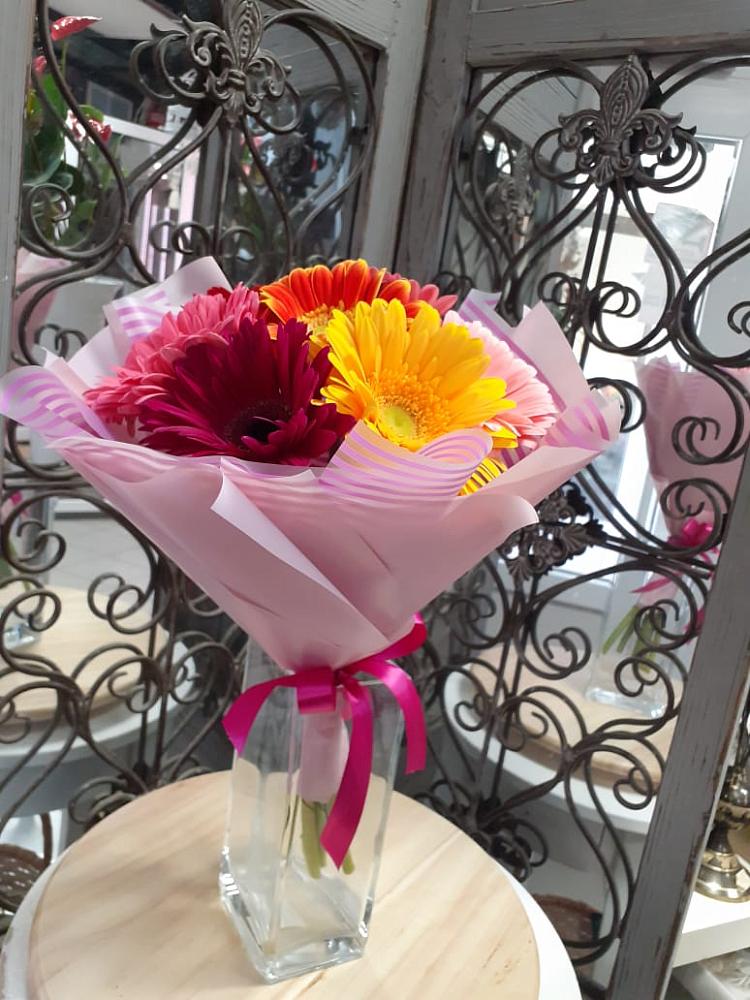 Букет цветов из: Герберы в Воздвиженском Ставропольского края