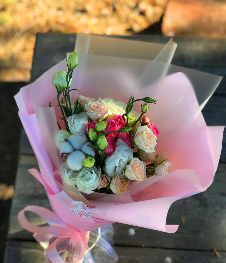 Букет цветов из: Розы и Лизиантусы в Воздвиженском Ставропольского края