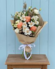 Букет цветов из:  Альстромерии, Лизиантусы, Розы и Хризантемы #REPLACE_PRED# Воздвиженском Ставропольского края