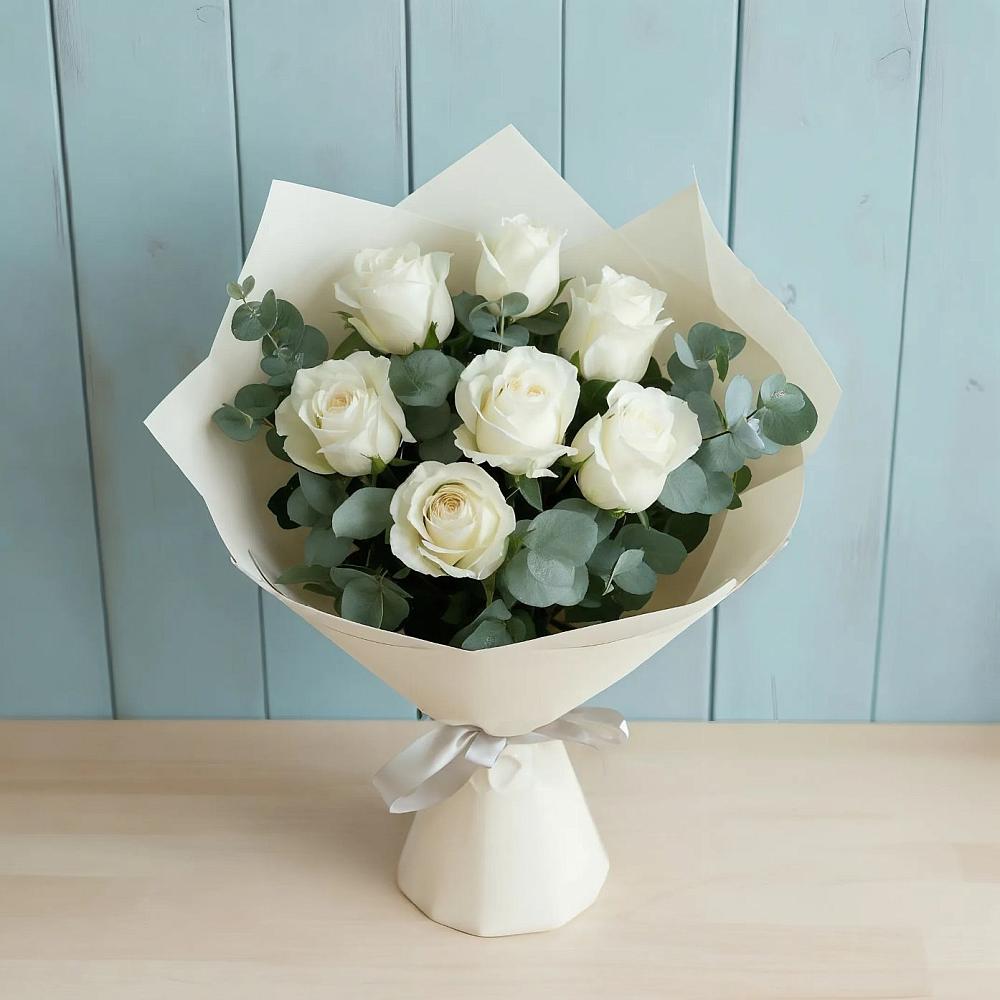 Букет Белые розы в Эвкалипте в Воздвиженском Ставропольского края
