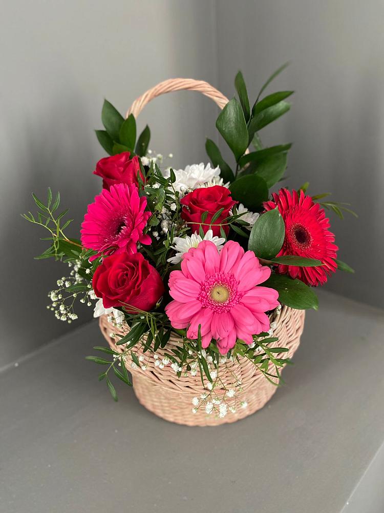 Цветочная композиция из Розы, Хризантемы и Герберы в корзине в Воздвиженском Ставропольского края