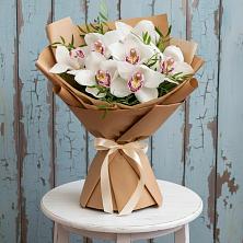Букет цветов из:  Орхидеи и Розы в Воздвиженском Ставропольского края